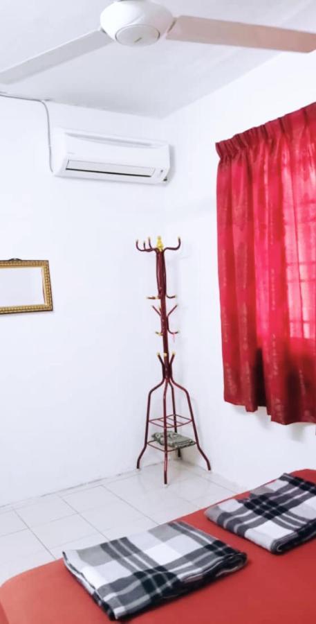 Homestay Mama Razzin Kuala Kangsar Eksteriør bilde